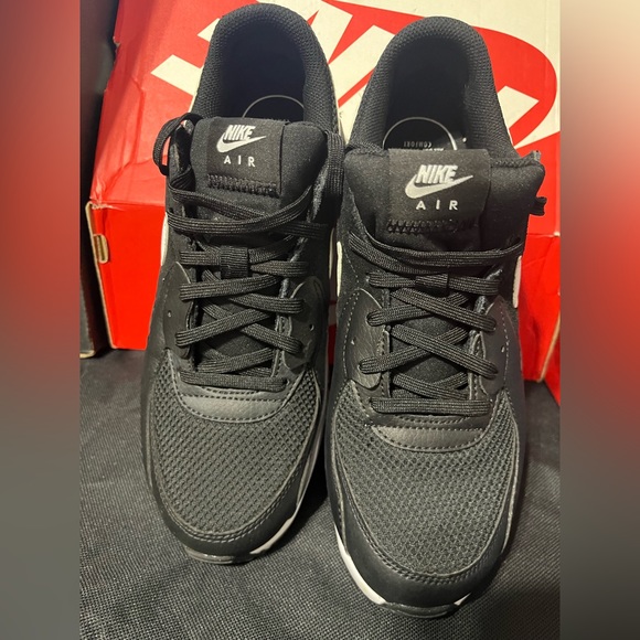 Nike Black and White Women’s Air Max 90 Size 9 - Picture 4 of 10